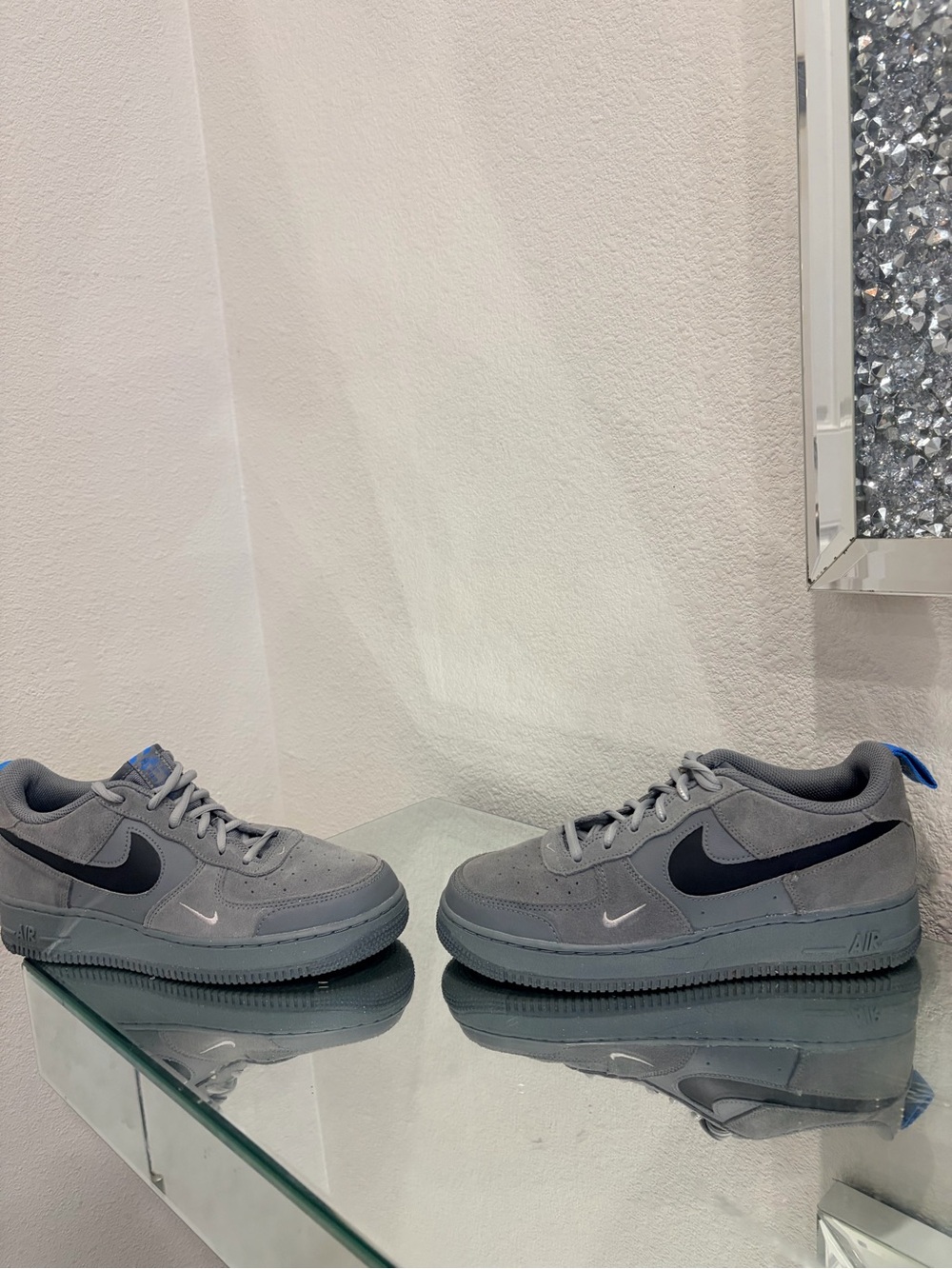 Nike air force 1 low cut out swoosh size 7Y junior or 8 womens